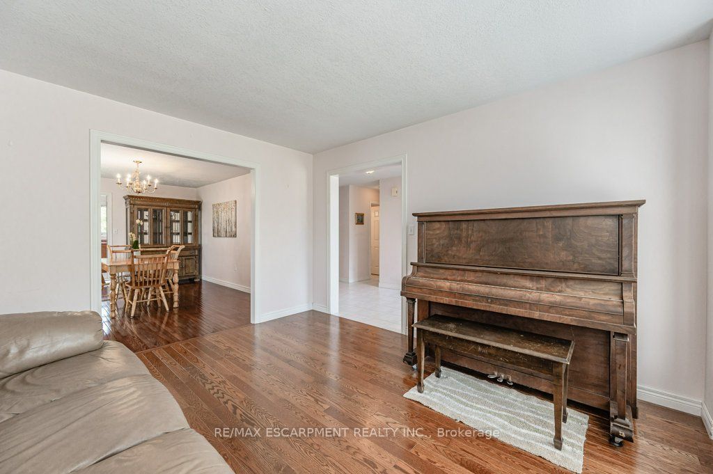 211 Gatestone Dr