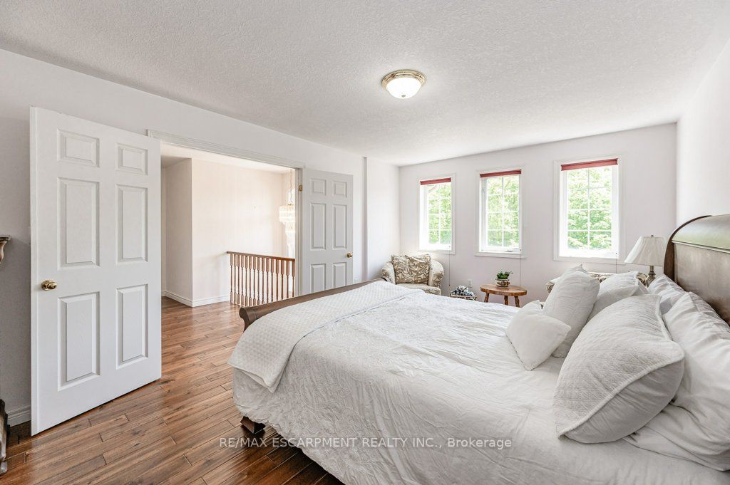 211 Gatestone Dr