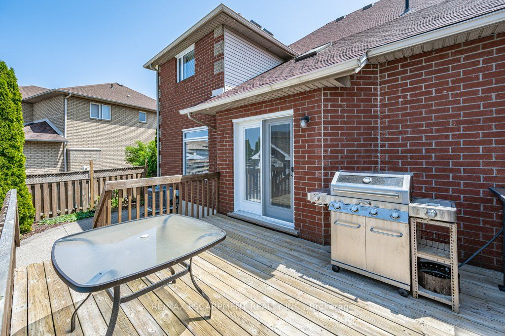 211 Gatestone Dr