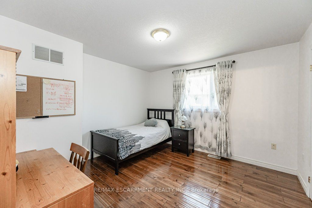 211 Gatestone Dr