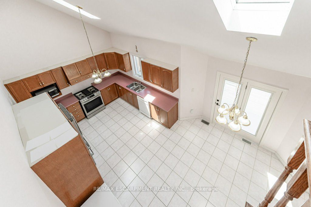 211 Gatestone Dr