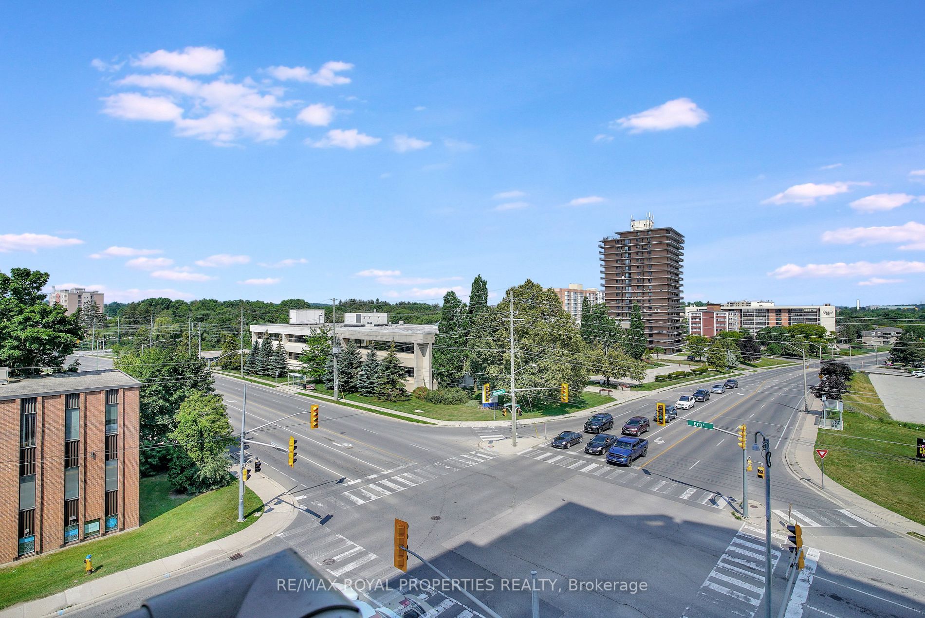 223 Erb St W, #402