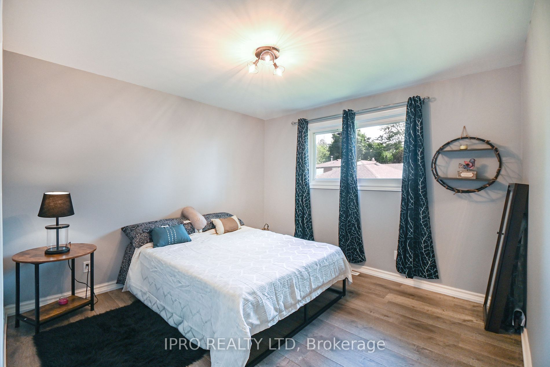 3106 Chipman Crescent