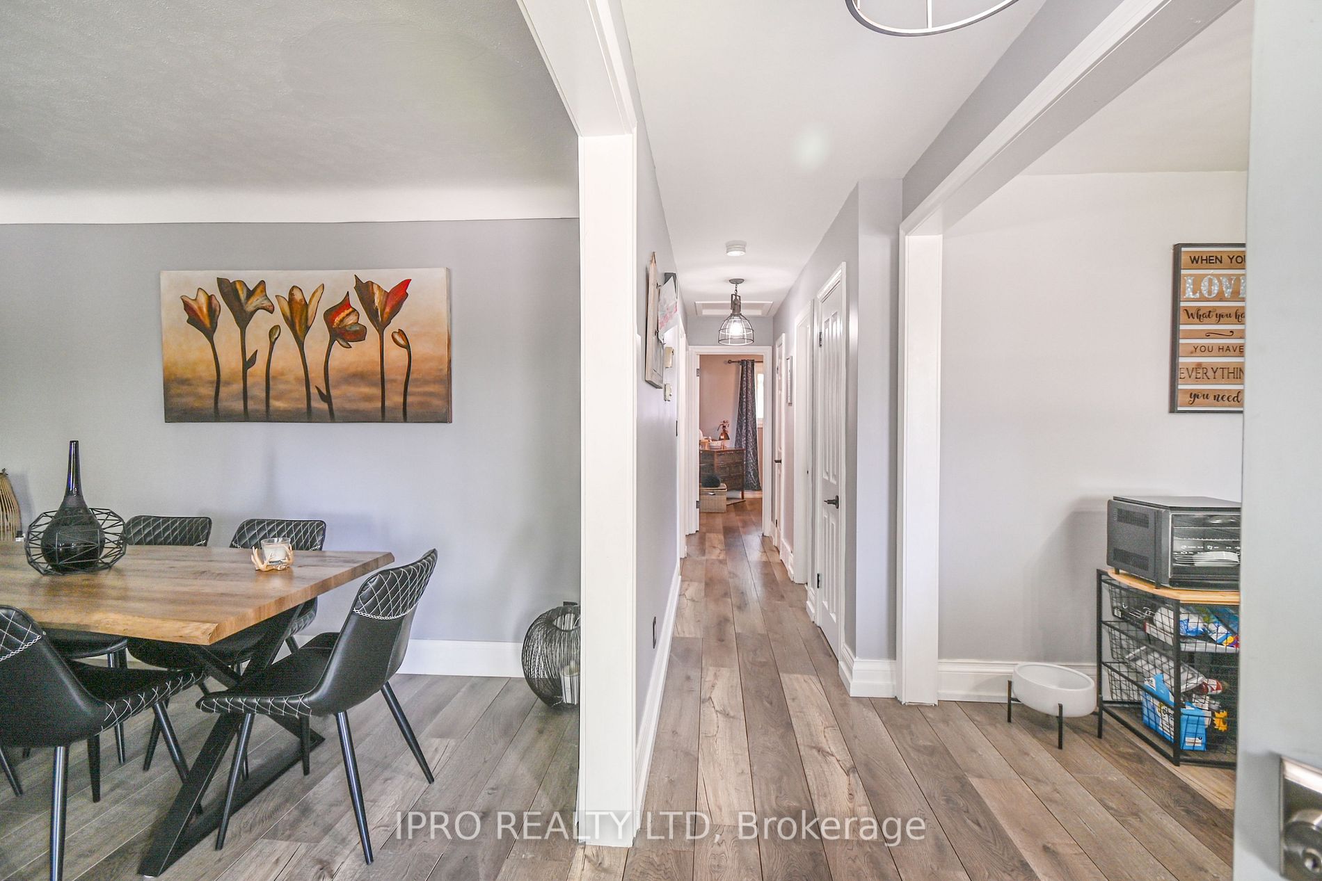 3106 Chipman Cres