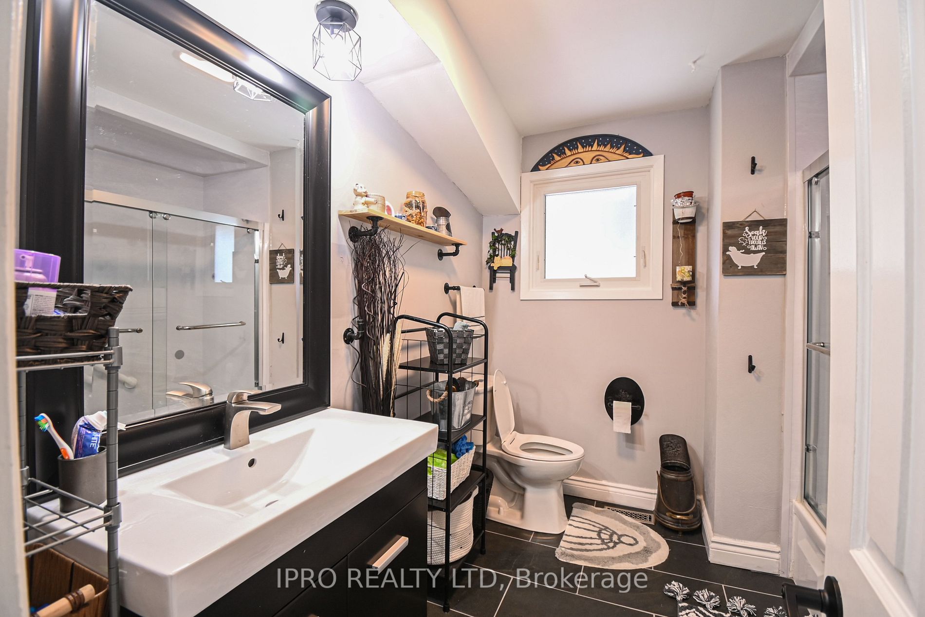 3106 Chipman Crescent