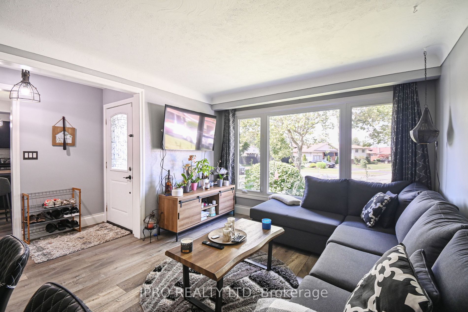 3106 Chipman Crescent