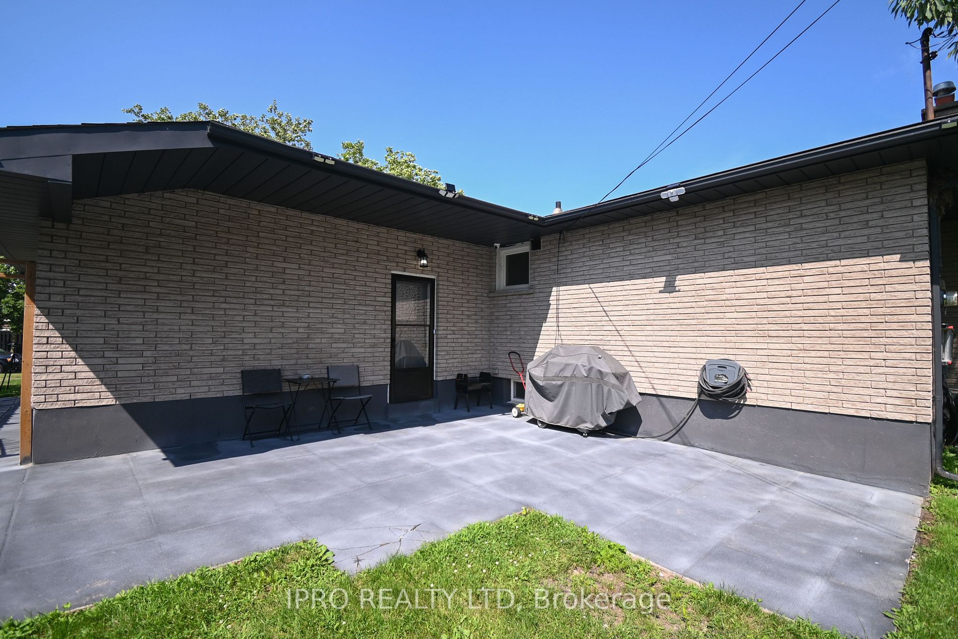 3106 Chipman Crescent