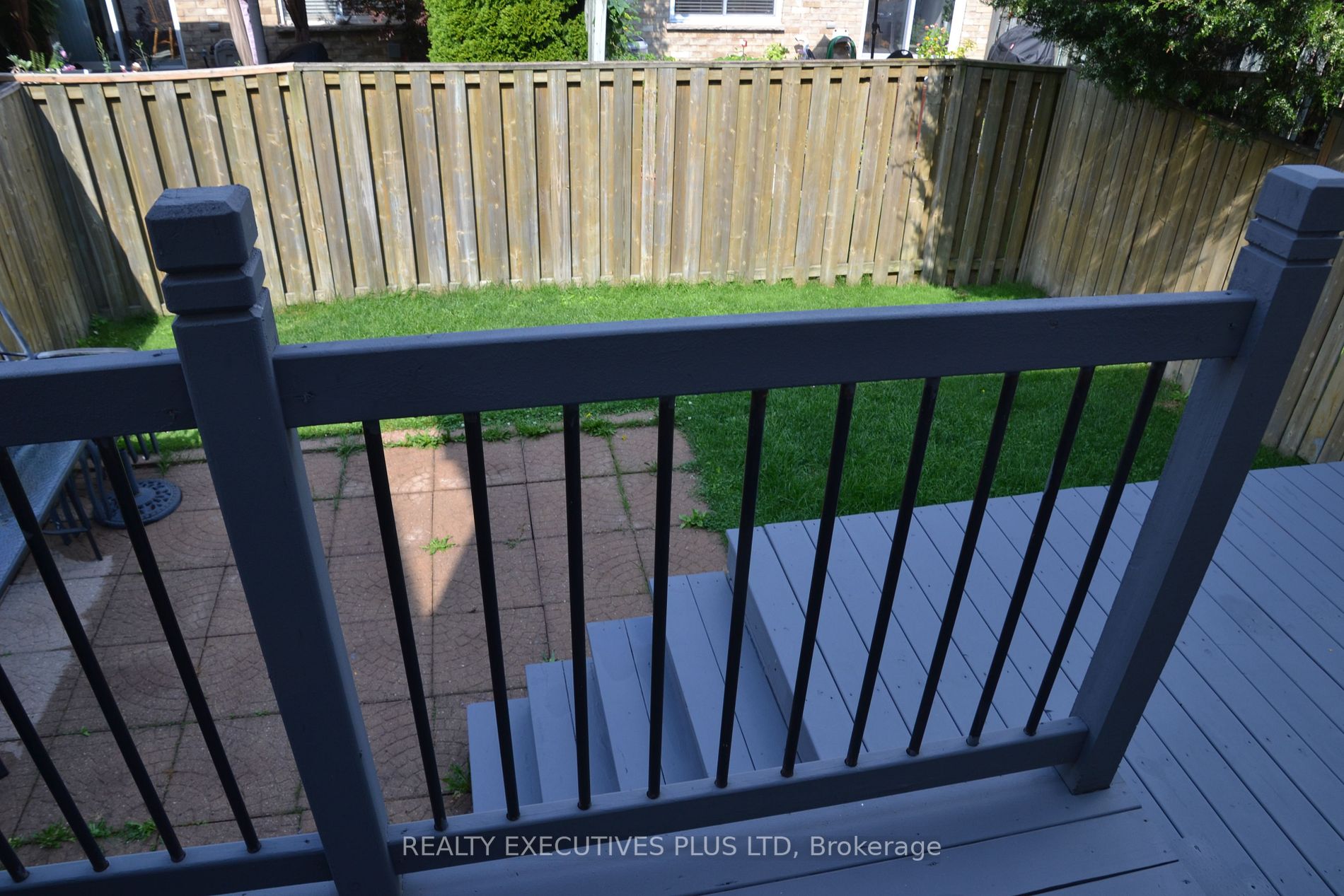 119 Frances Ave W