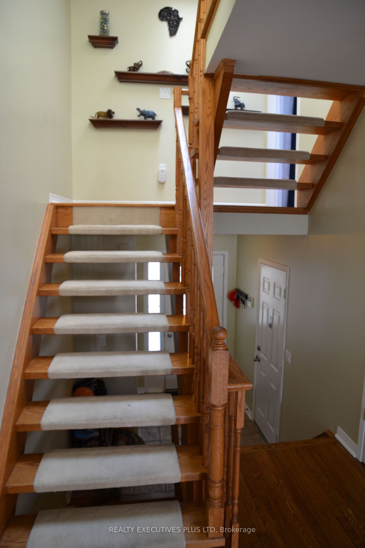119 Frances Ave W