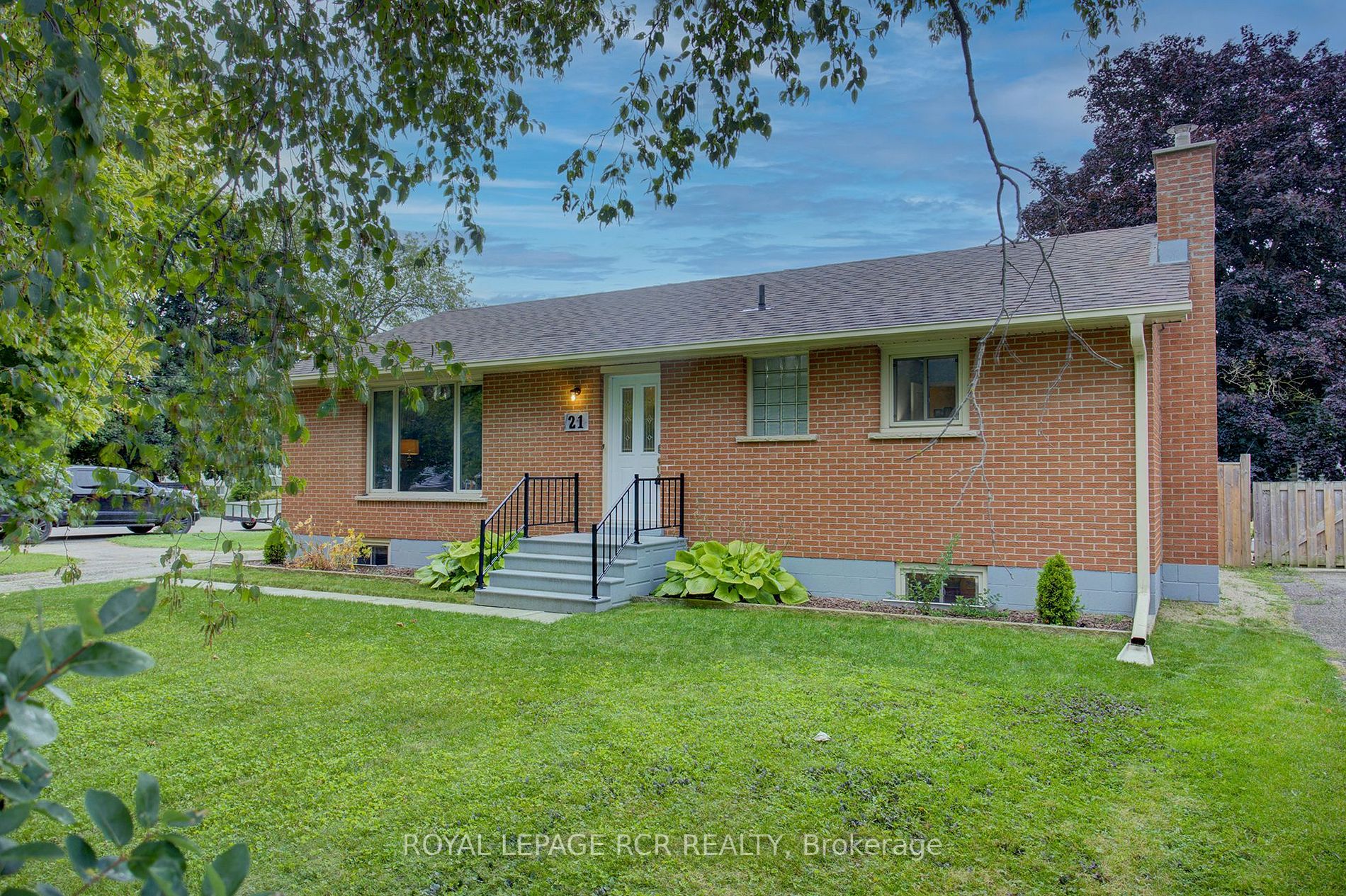 21 Parkview Dr