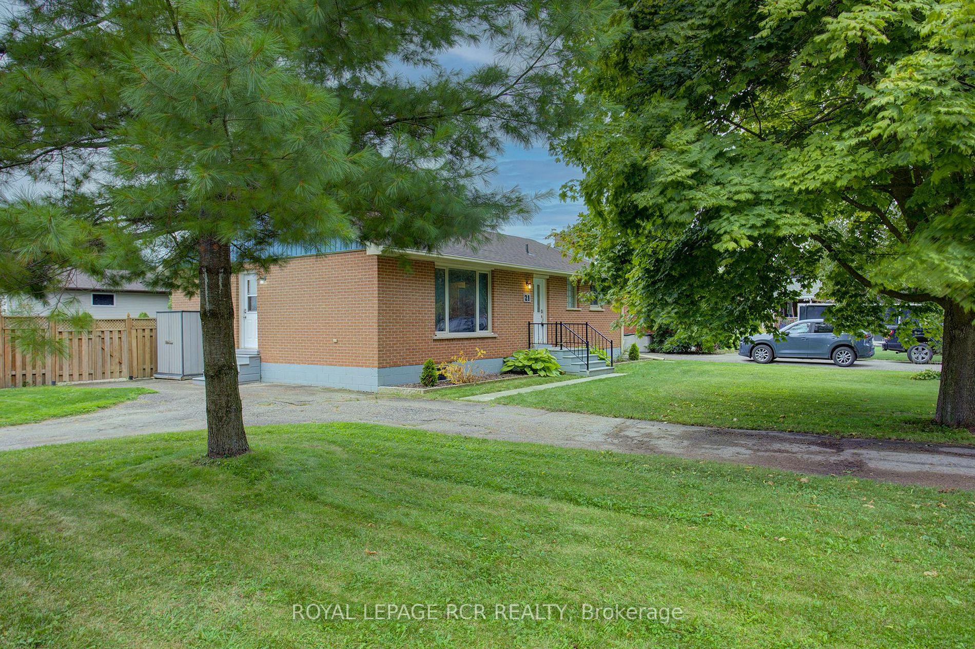 21 Parkview Dr