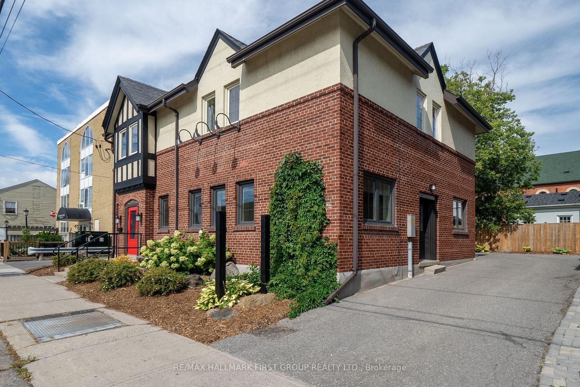 304 Division St