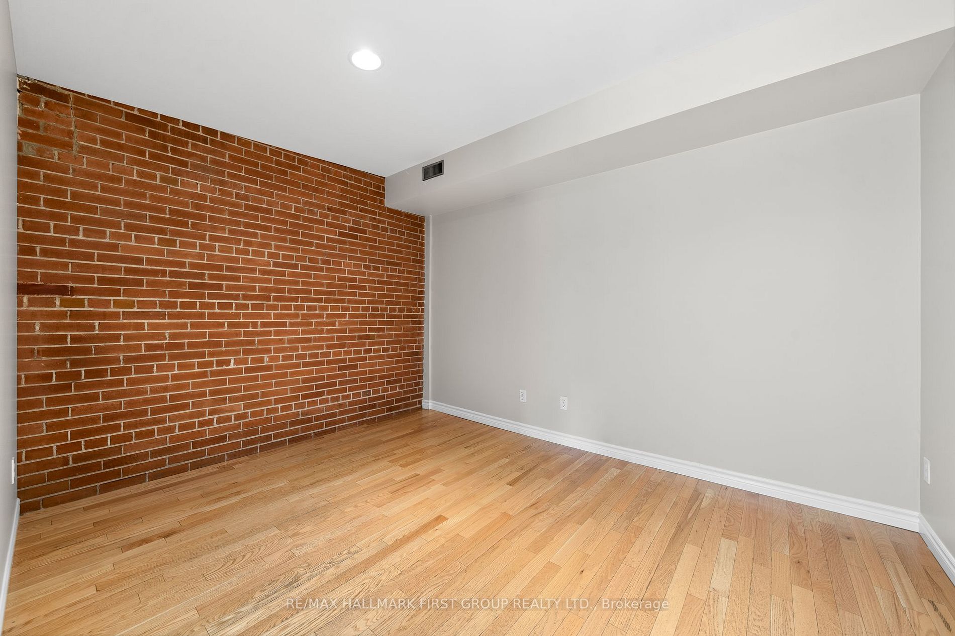304 Division St