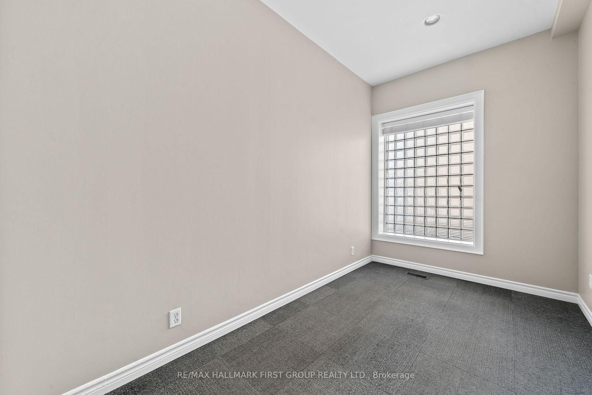 304 Division St
