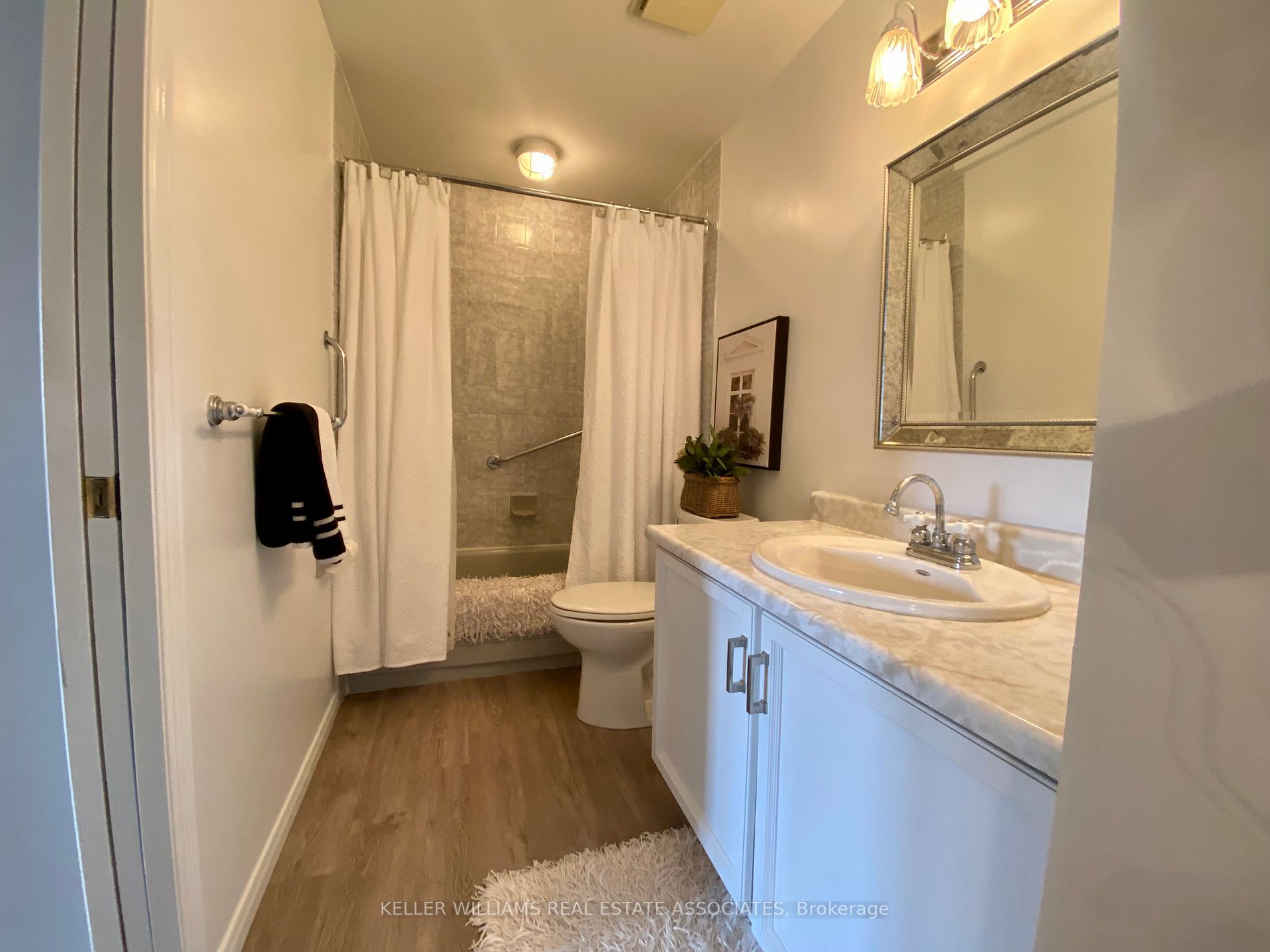 104 Woodlawn Road E, #4