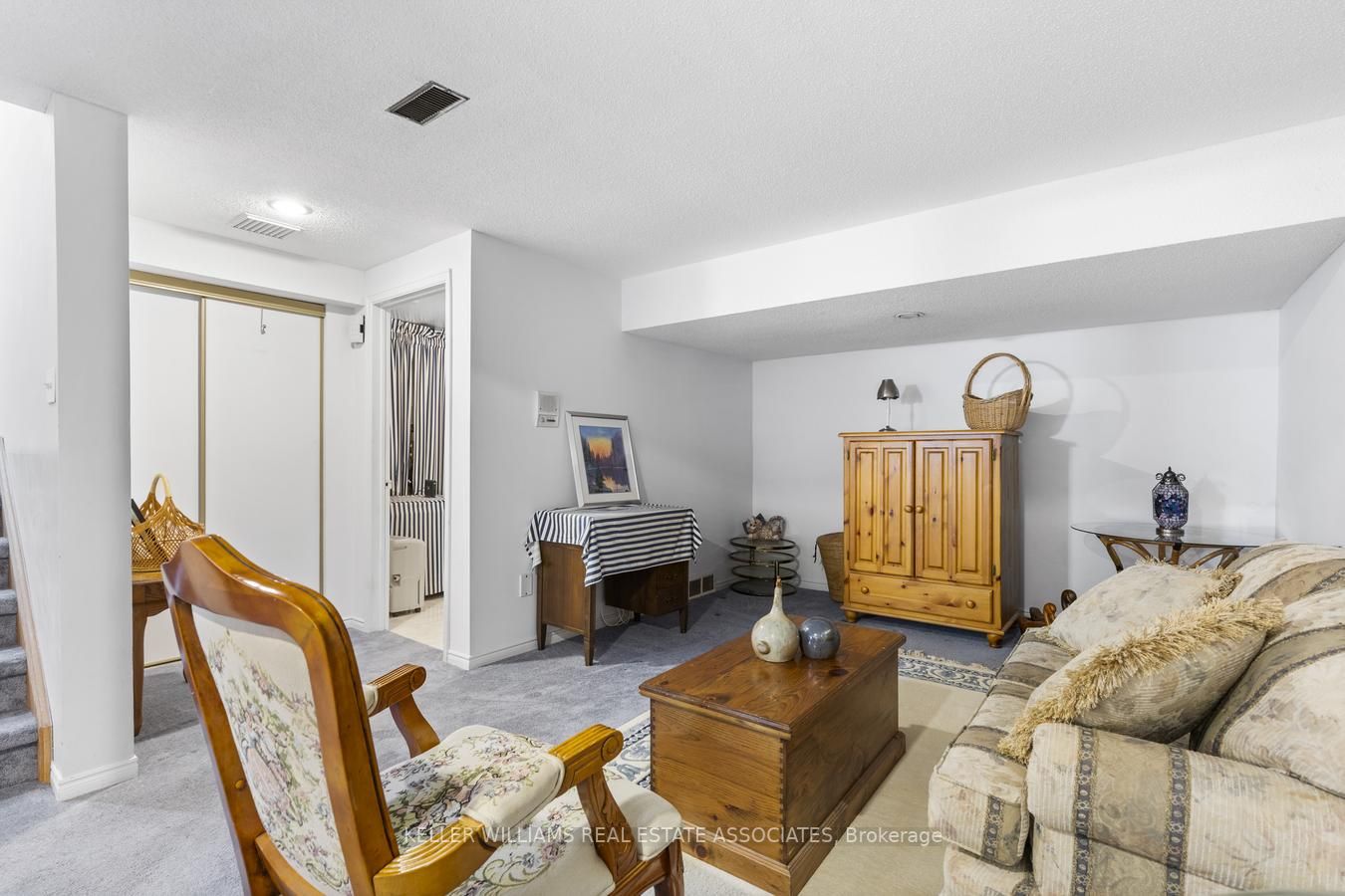 104 Woodlawn Road E, #4