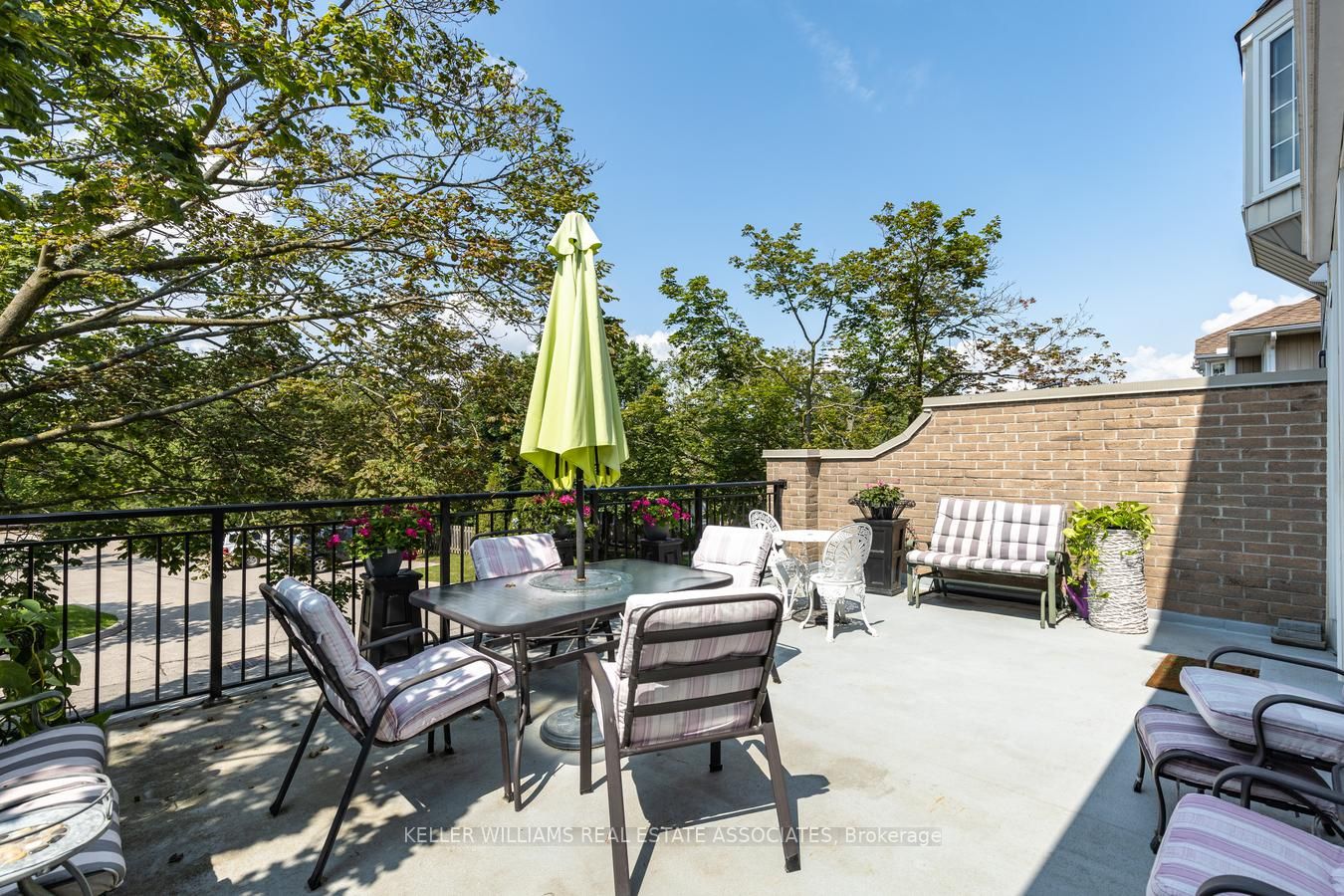 104 Woodlawn Road E, #4