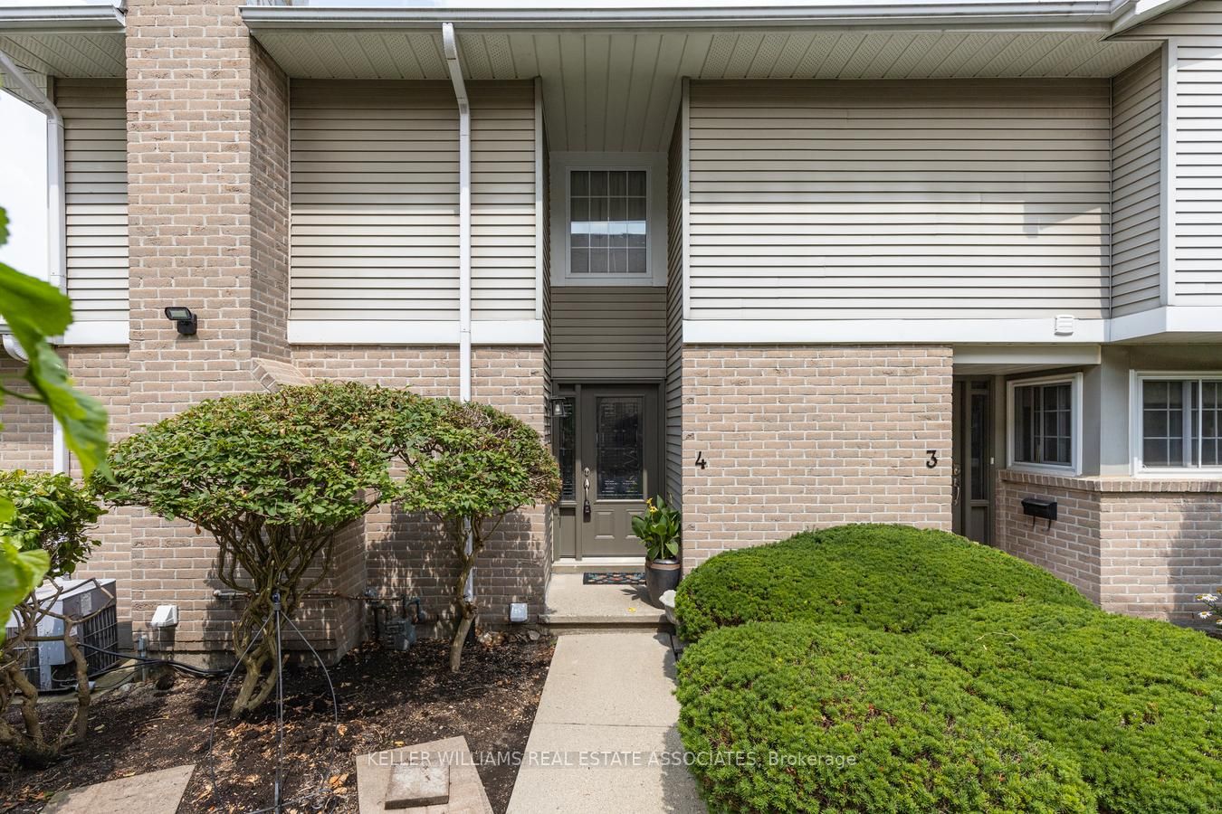 104 Woodlawn Rd E, #4