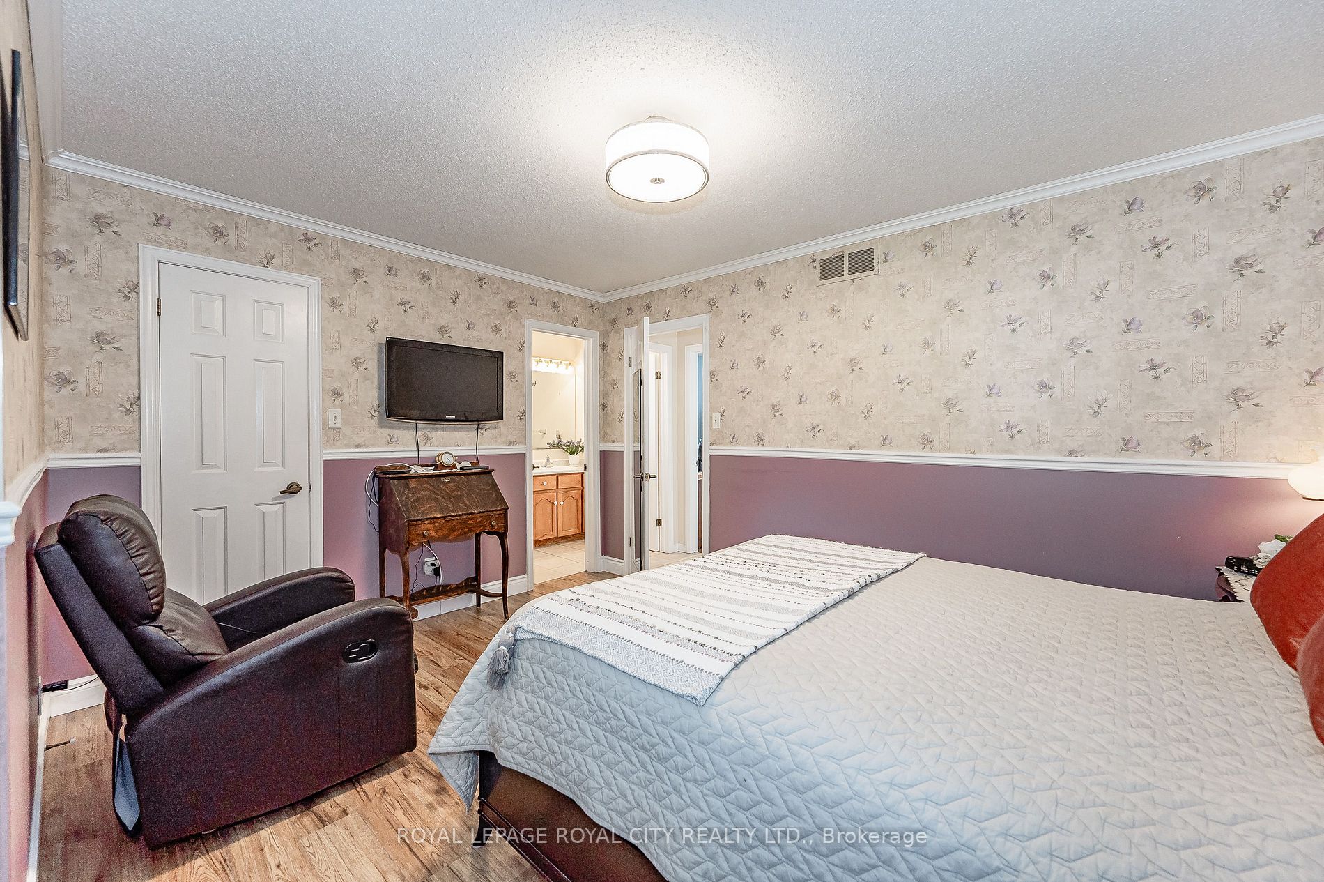 34 Greenwich Drive