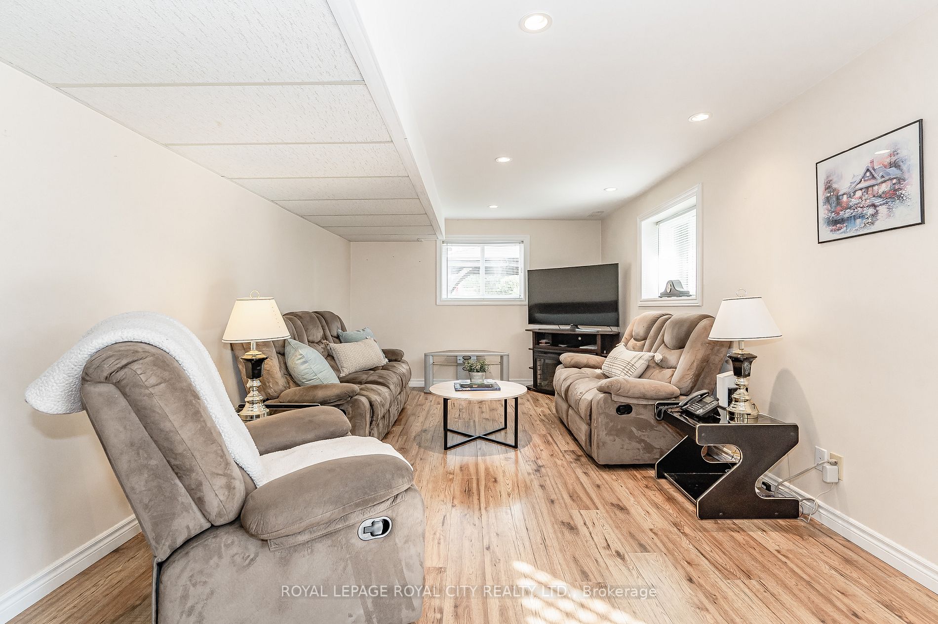 34 Greenwich Drive