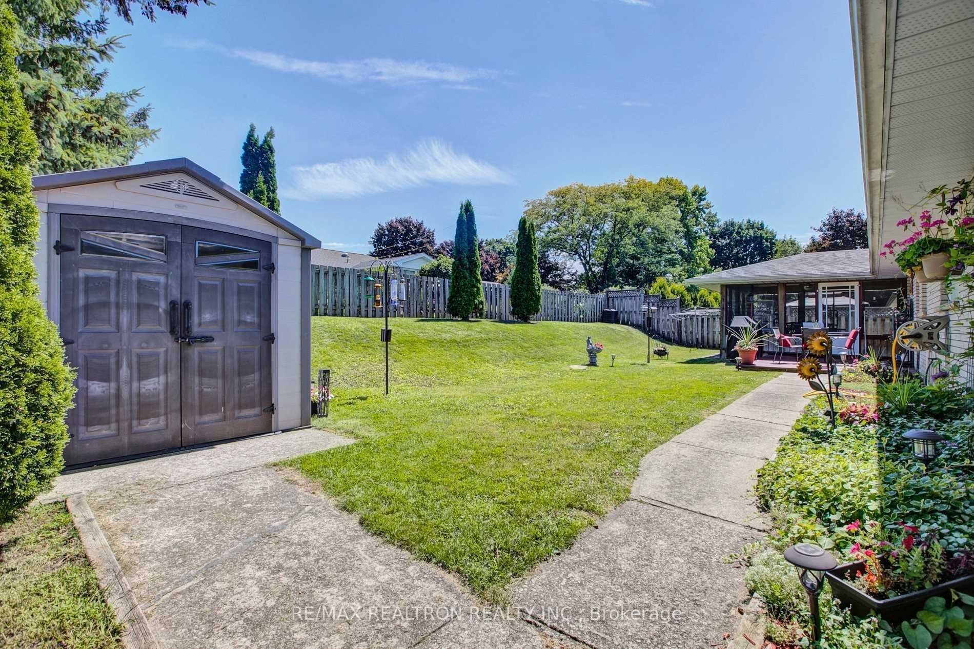 24 Sunset Dr
