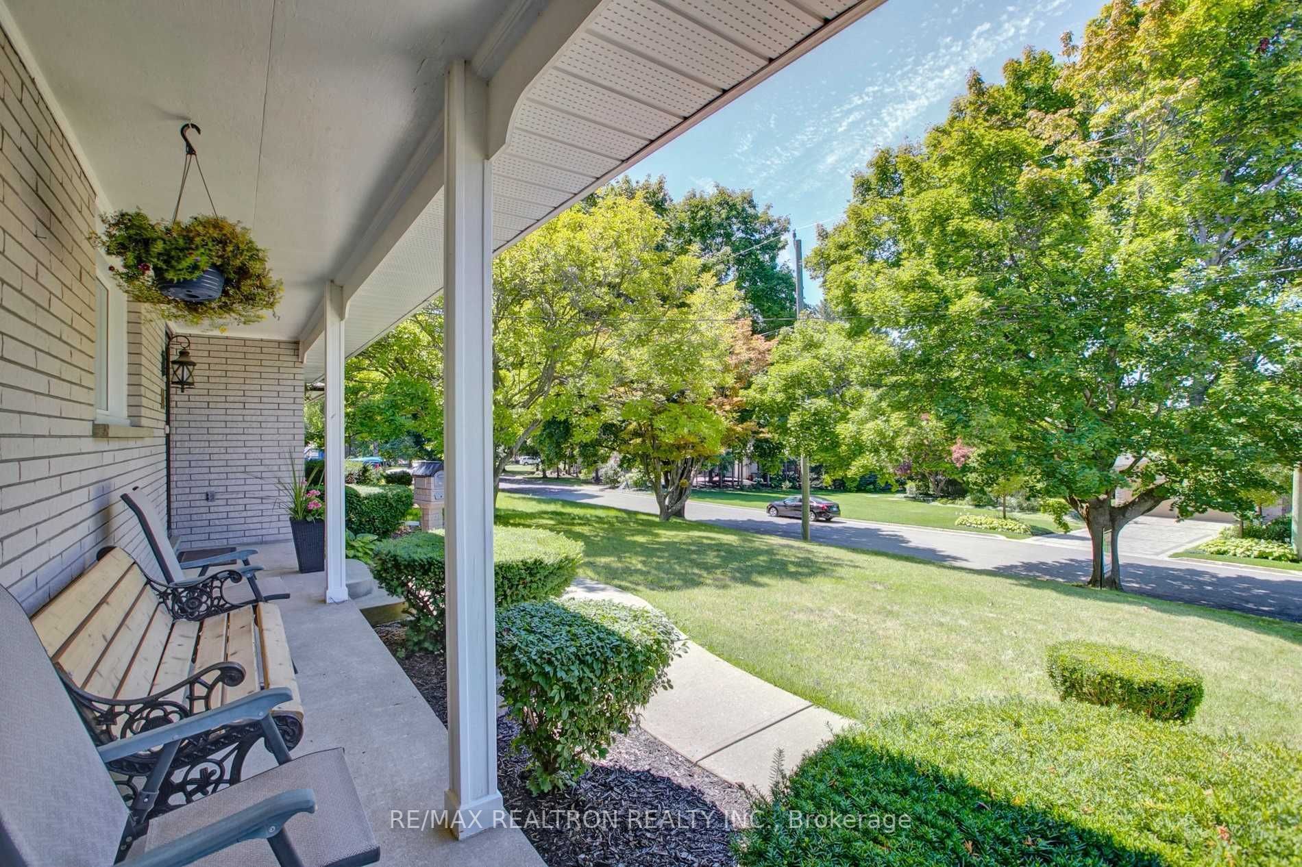 24 Sunset Dr