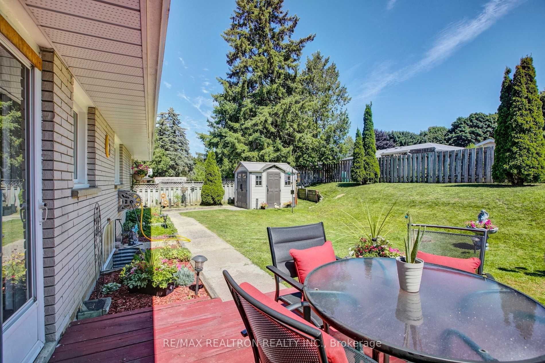 24 Sunset Dr