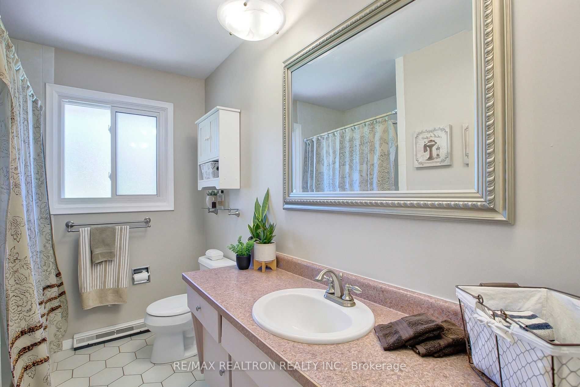 24 Sunset Dr