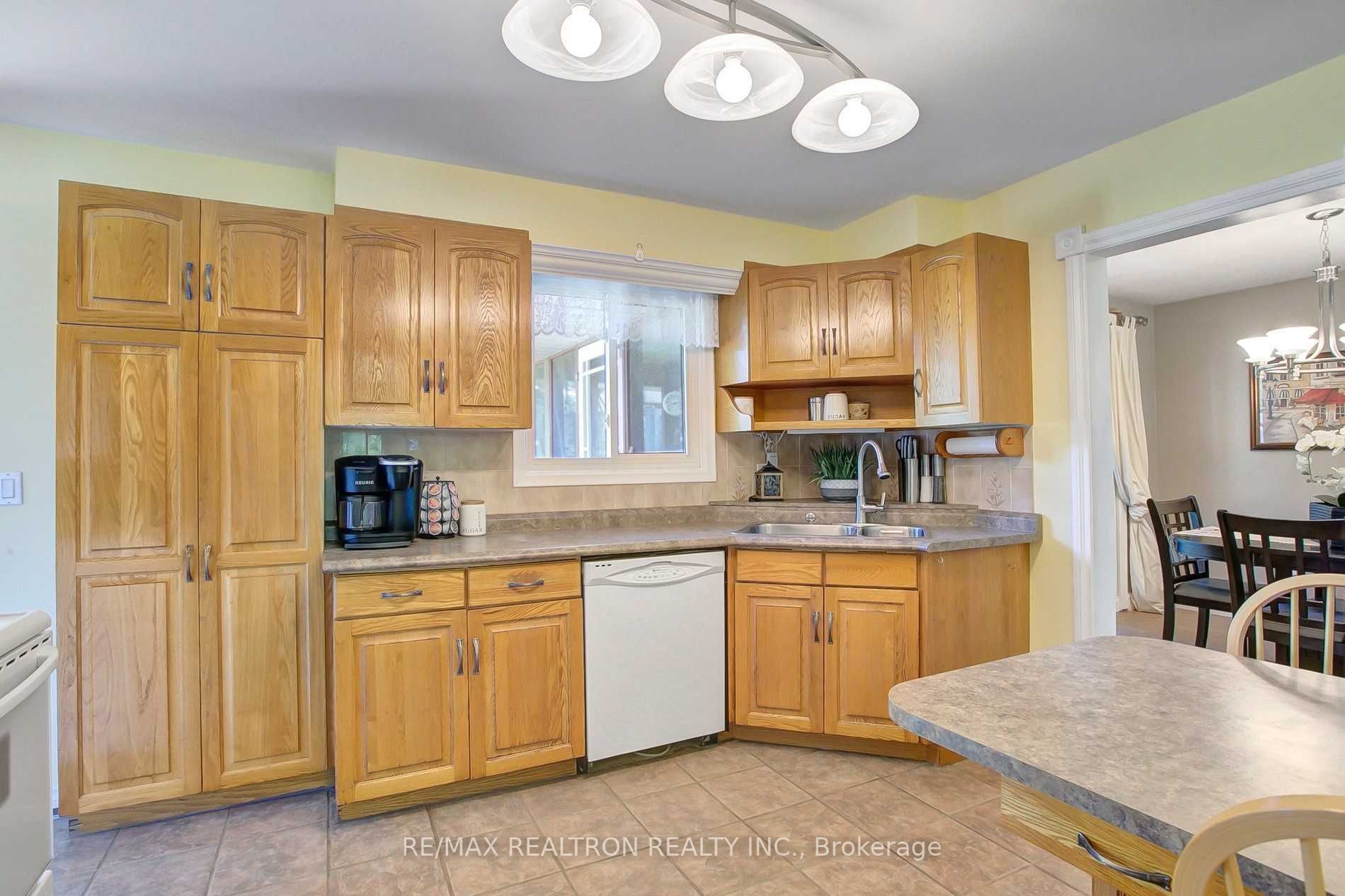 24 Sunset Dr