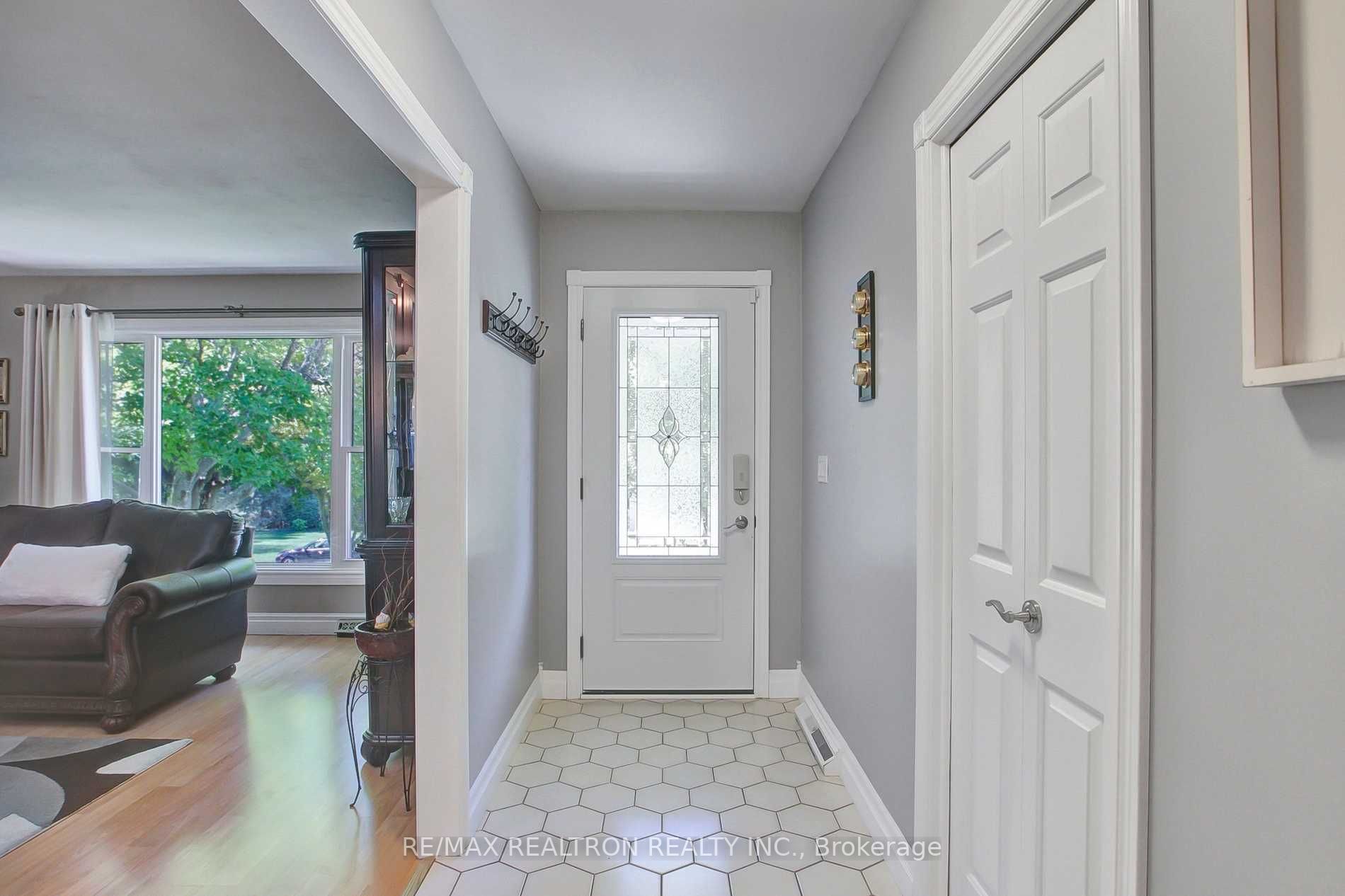24 Sunset Dr