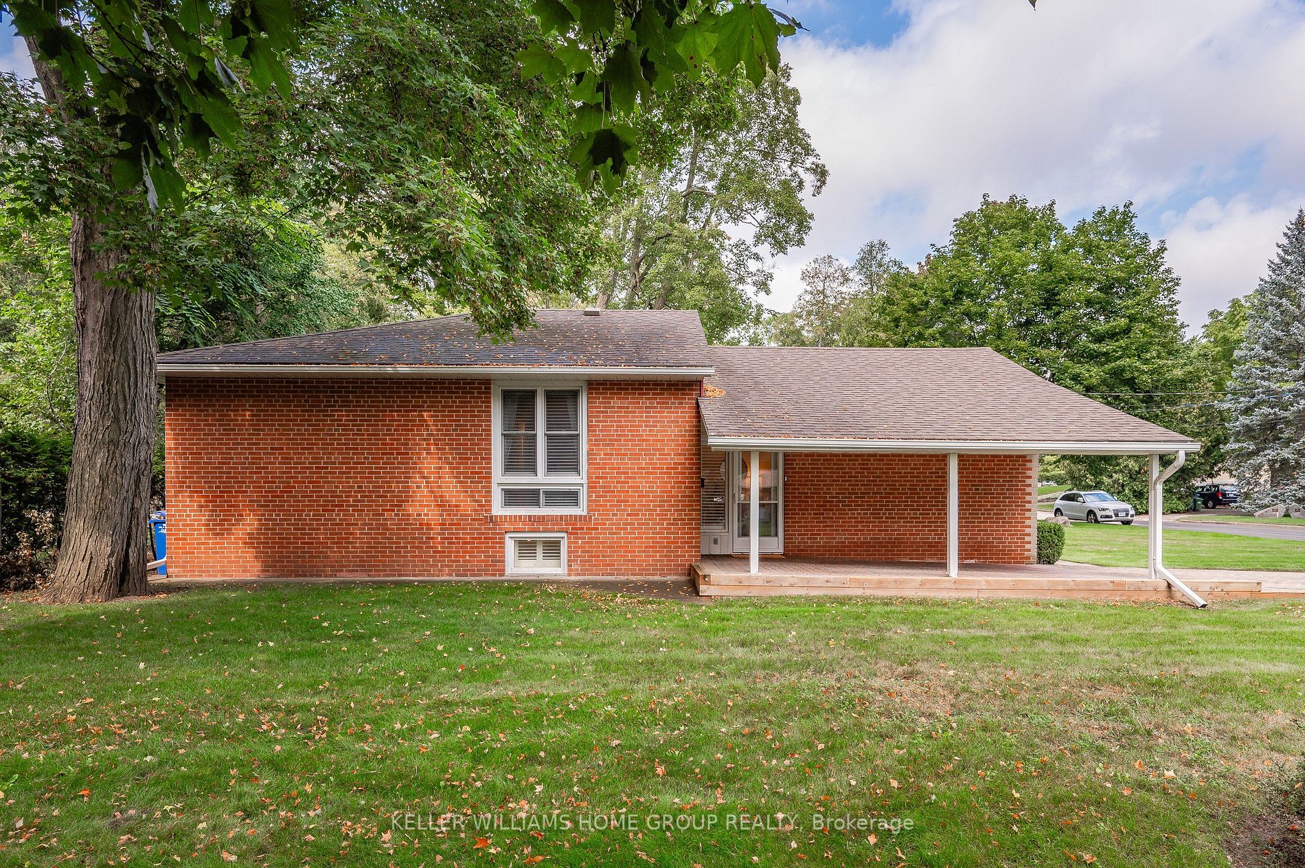18 Woodycrest Drive