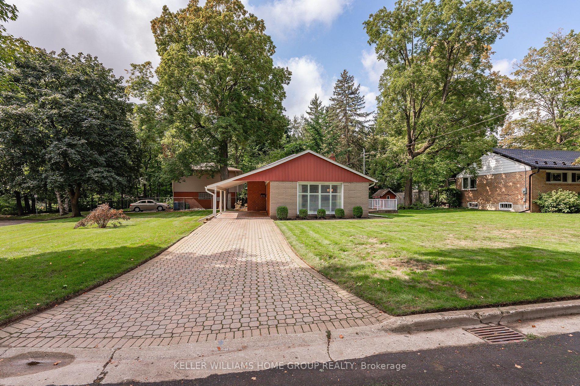 18 Woodycrest Drive