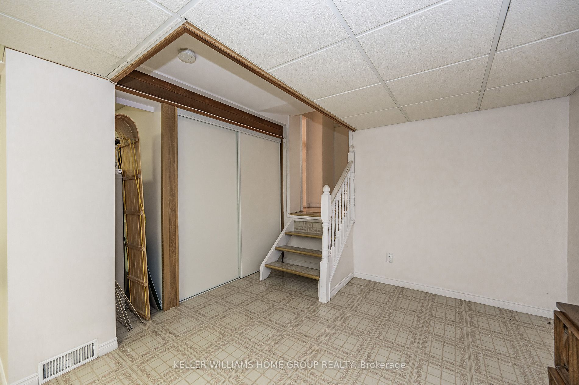 18 Woodycrest Drive