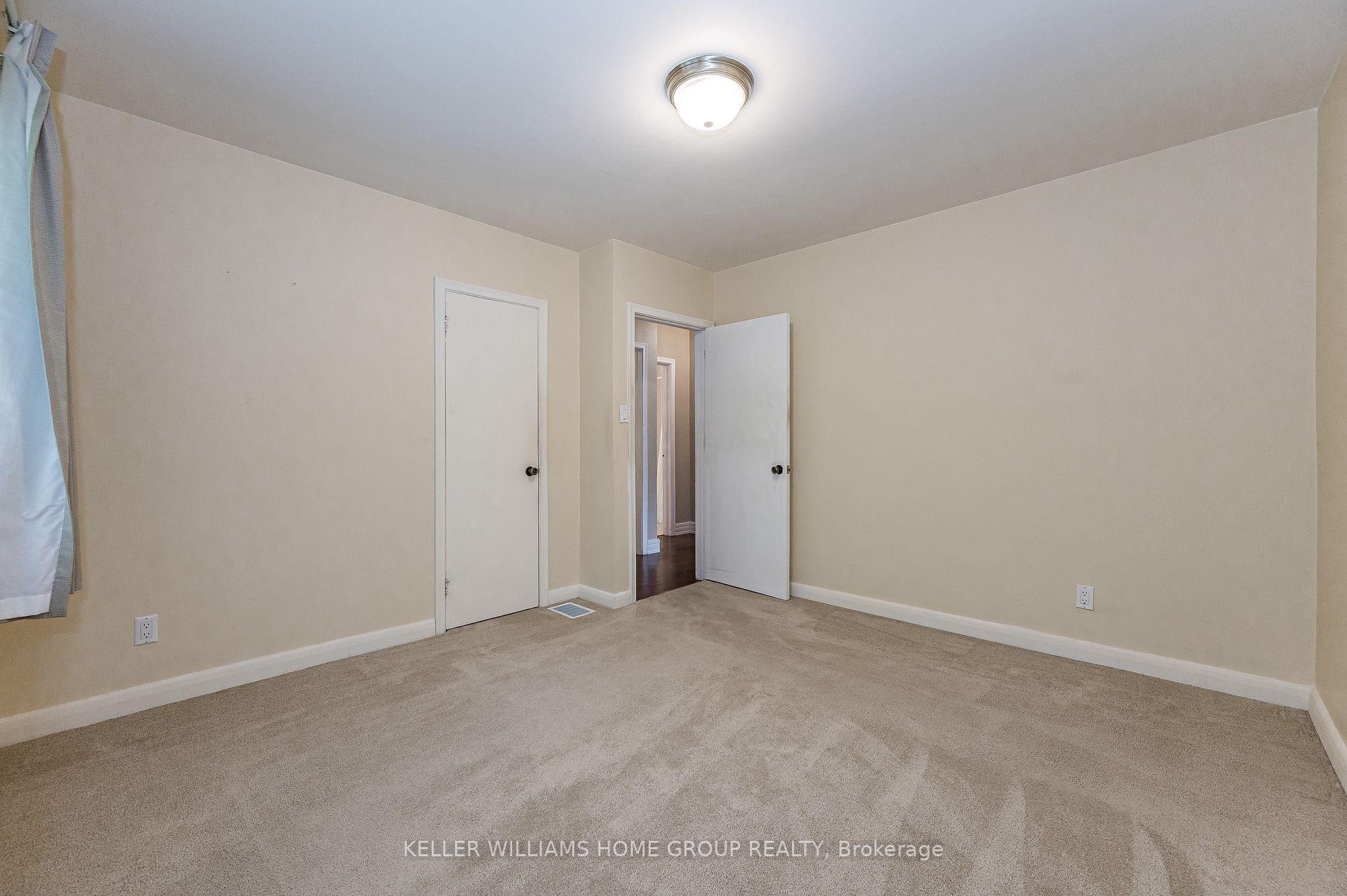 18 Woodycrest Drive