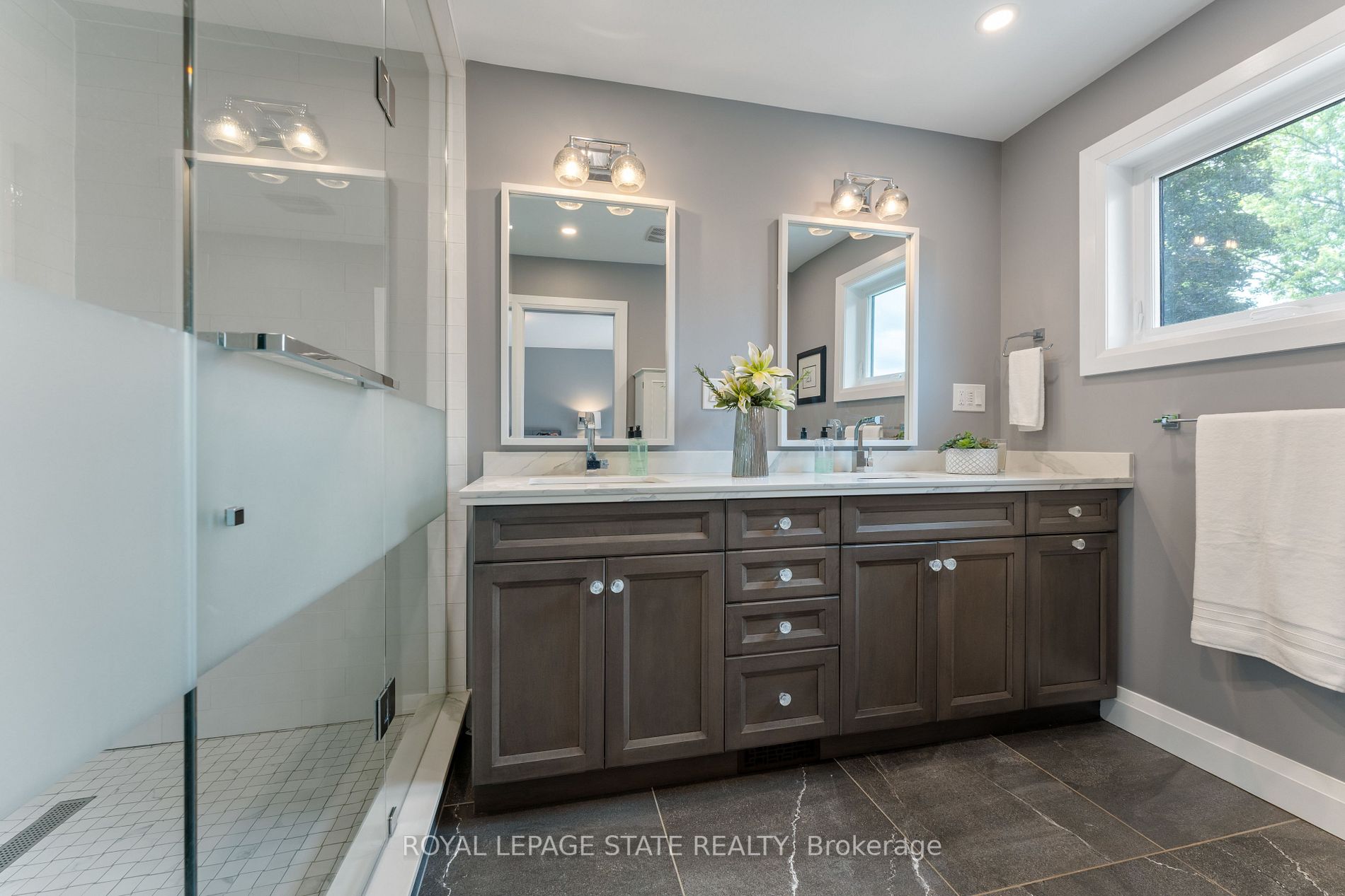 262 Brookview Crt