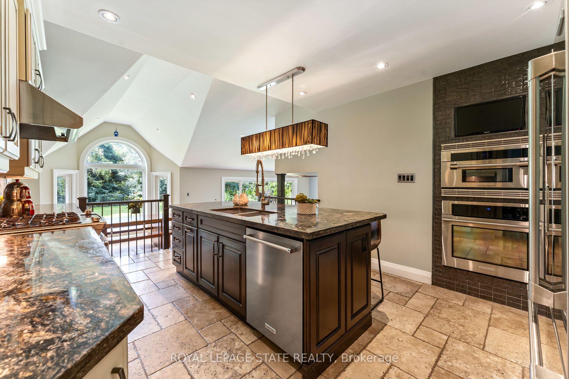 262 Brookview Crt