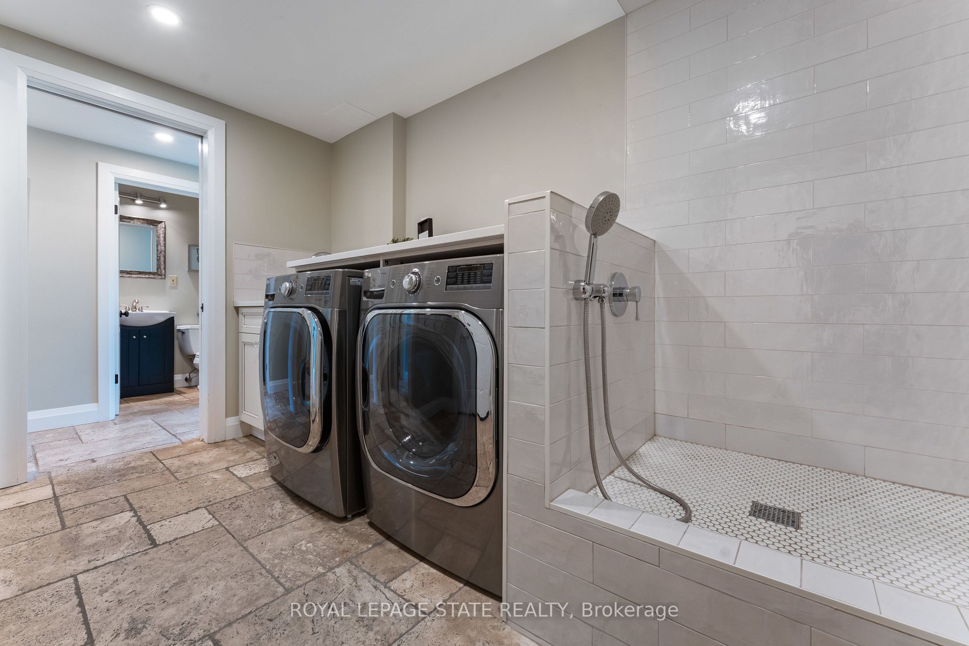 262 Brookview Crt