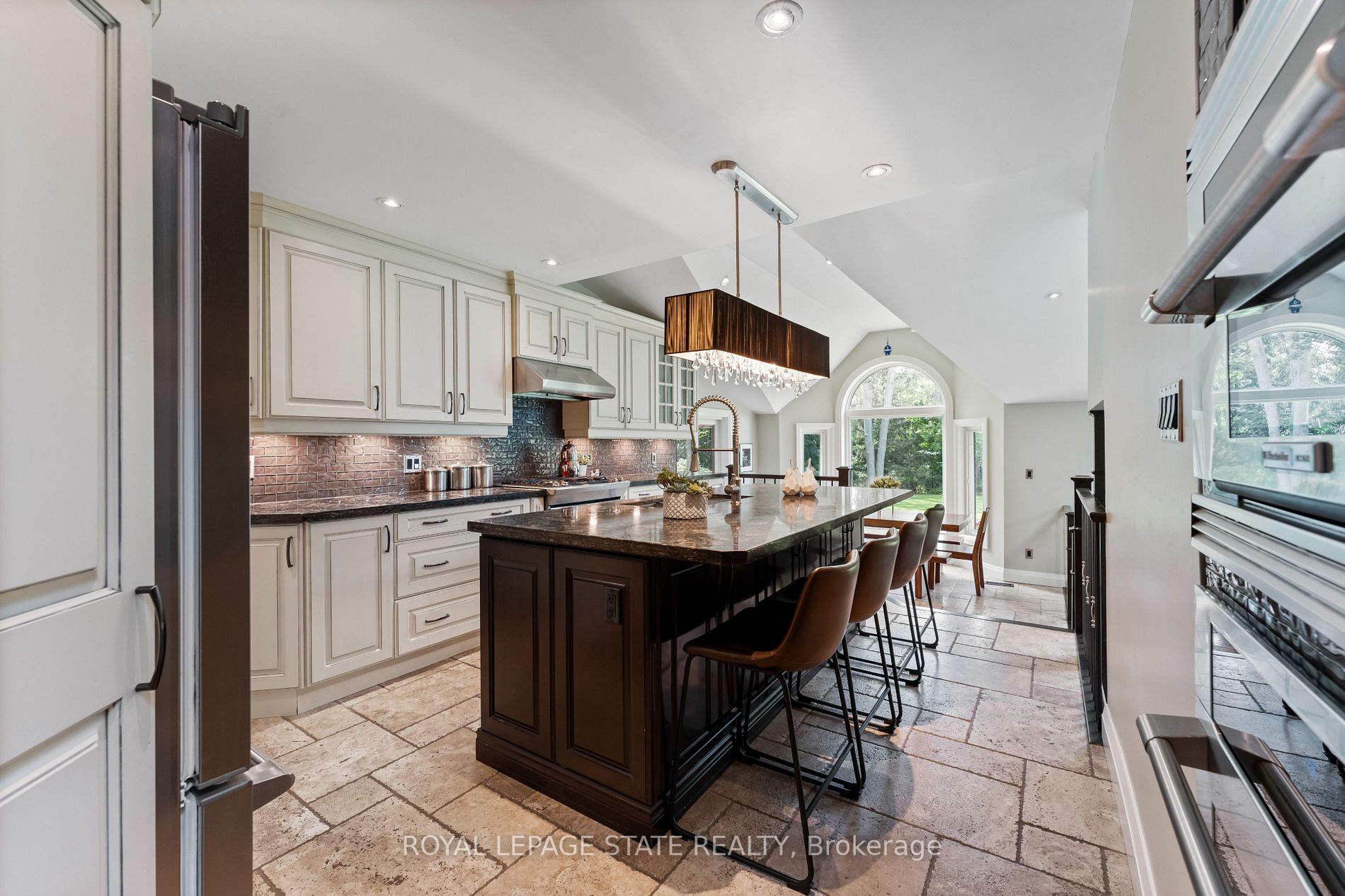 262 Brookview Crt