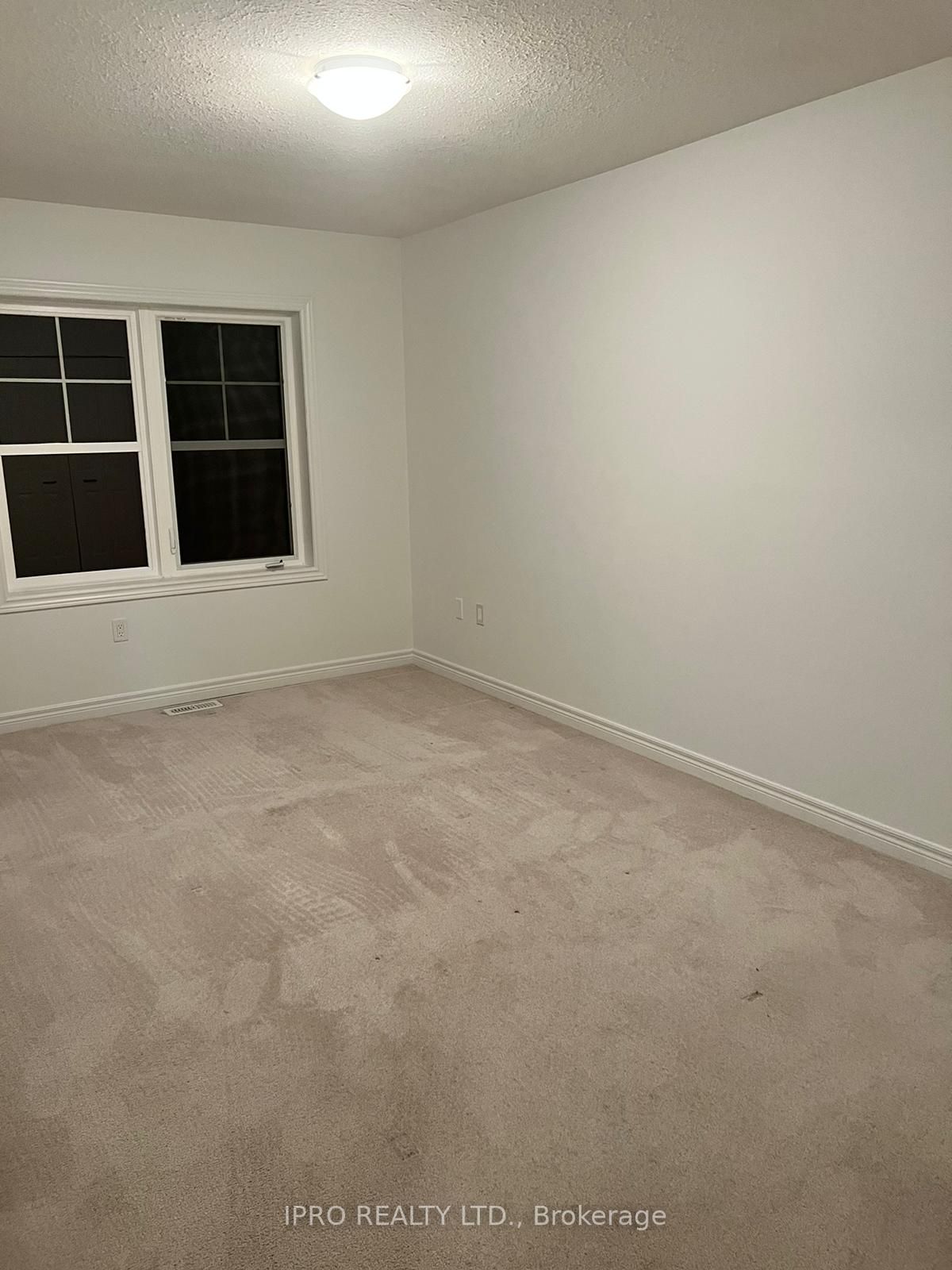 9 Amos Drive, #17