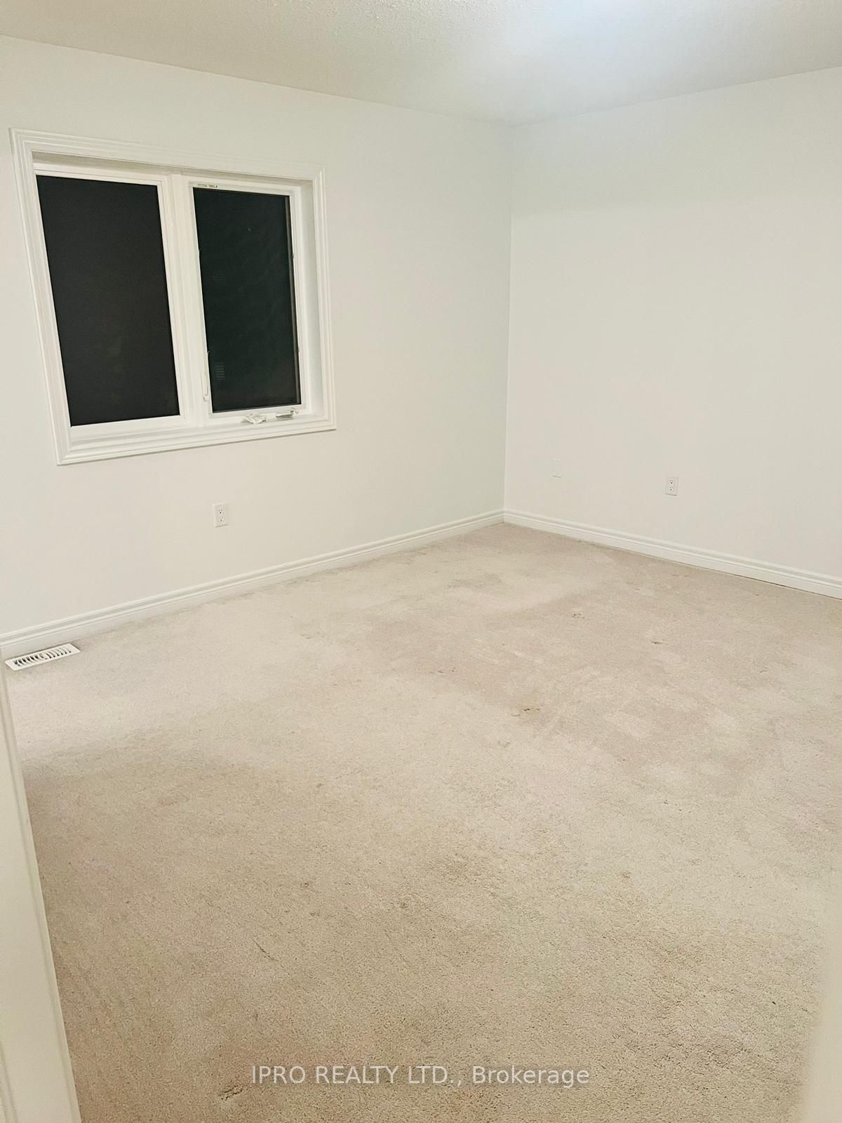 9 Amos Drive, #17