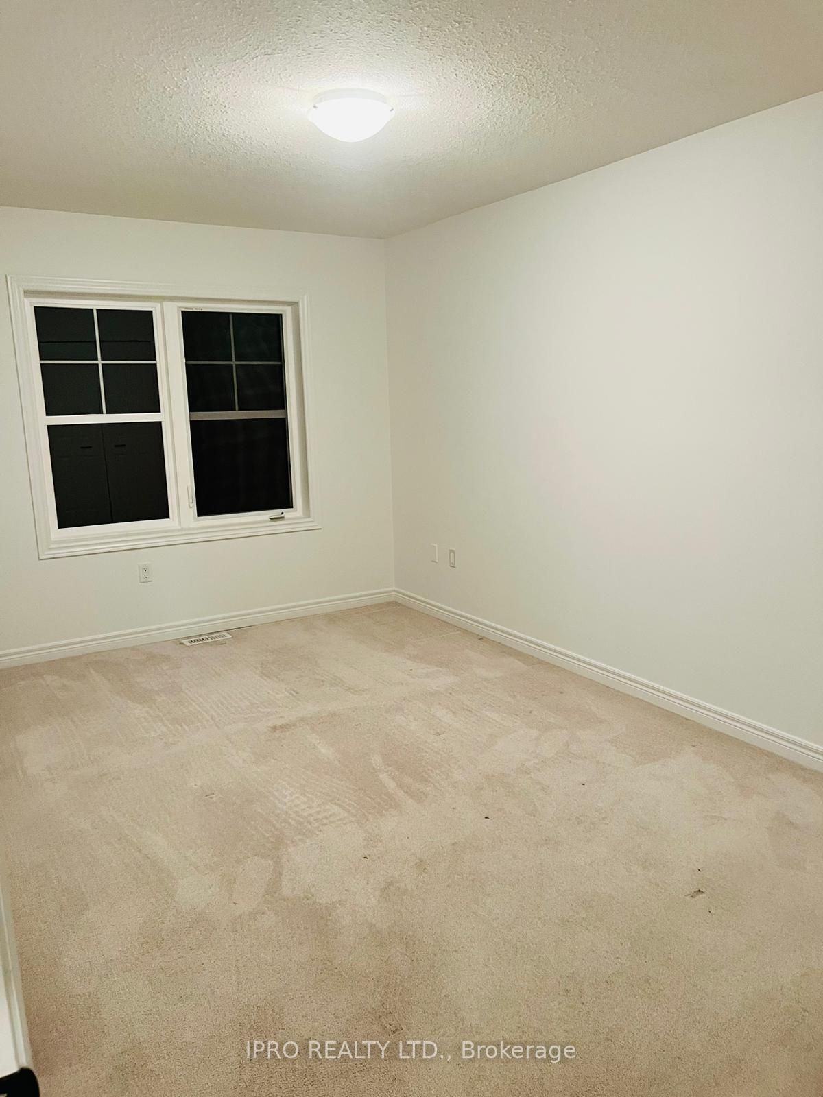 9 Amos Drive, #17