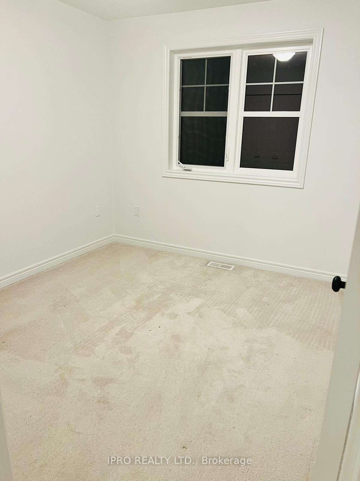 9 Amos Drive, #17