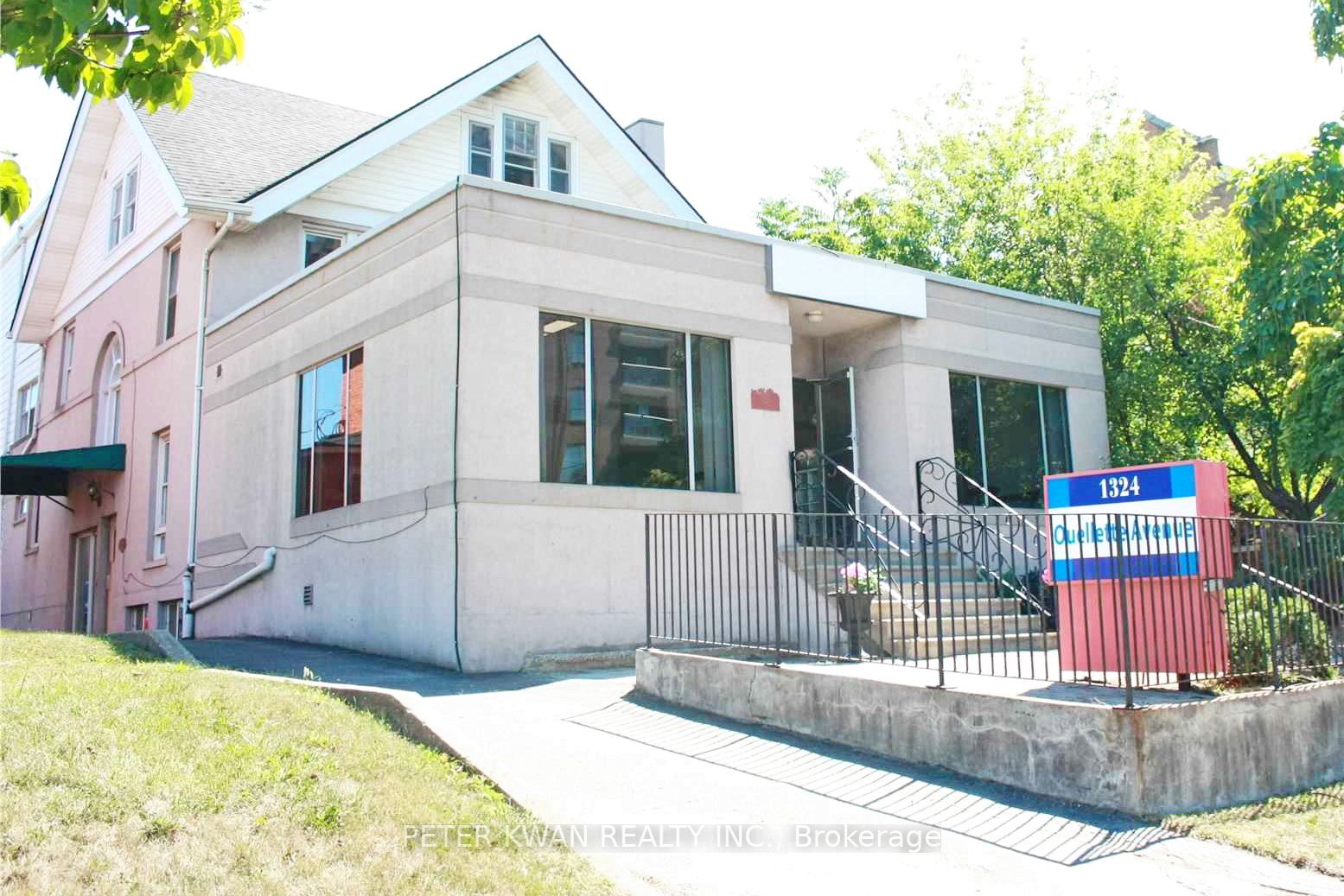 1324 Ouellette Ave