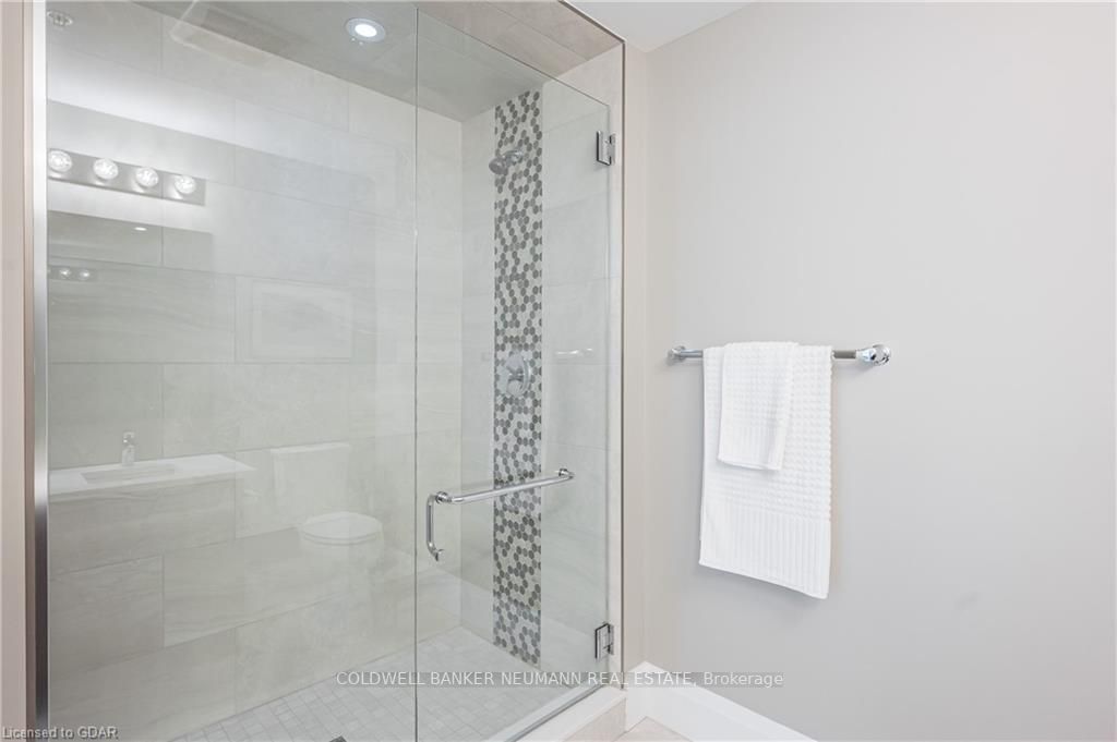 63 Arthur Street, #901