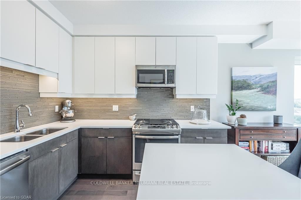 63 Arthur Street, #901