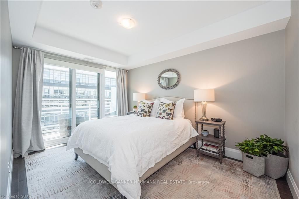 63 Arthur Street, #901