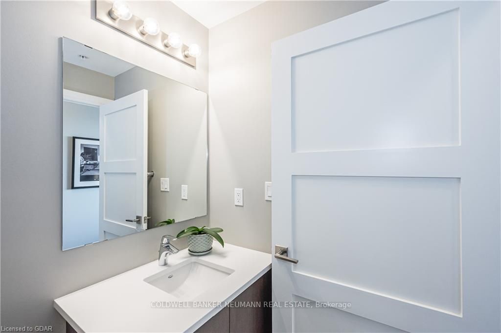 63 Arthur Street, #901
