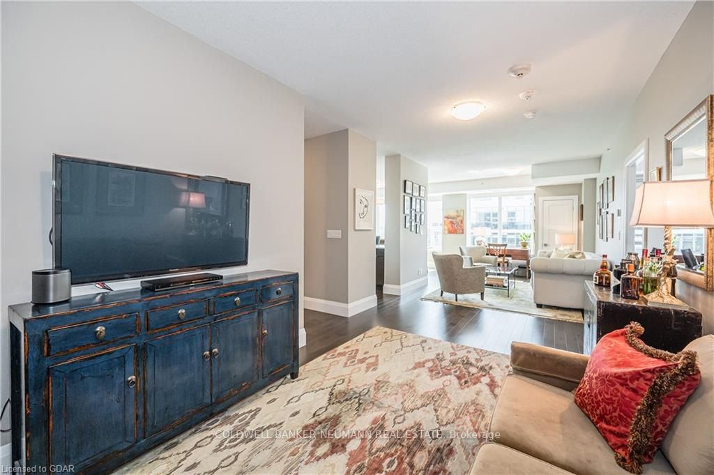 63 Arthur Street, #901