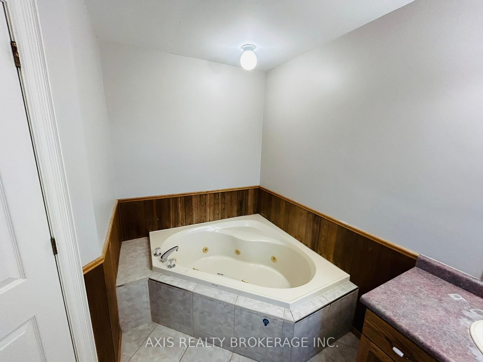 Listing X6801794 - Large Photo # 14