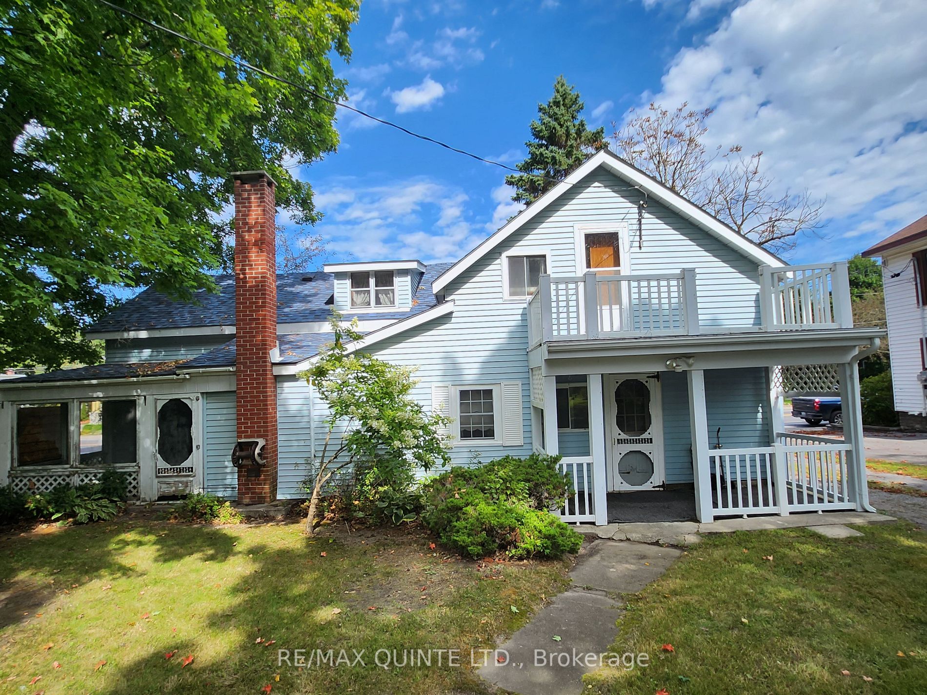 22 Main St